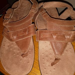 Vionic Lupe Women's Leather Sandals